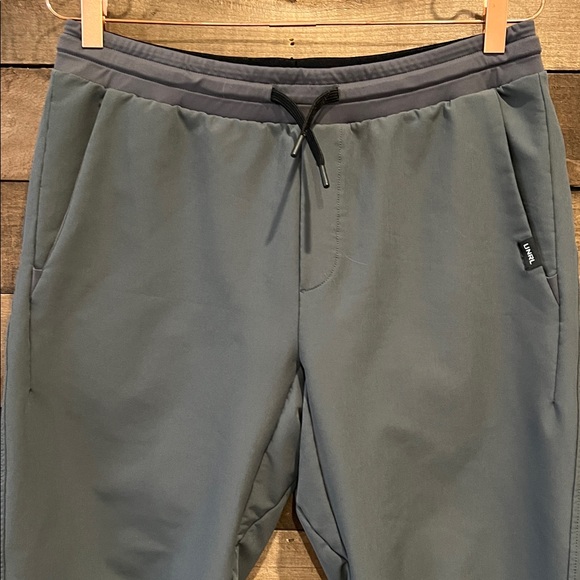 UNRL Men's Performance Pants in Grey - Picture 2 of 7